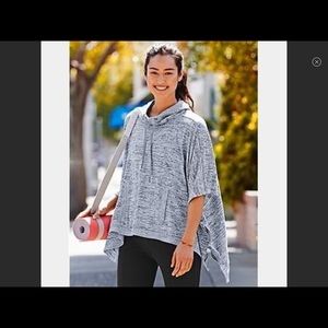 🛍️Athleta Blissful Hooded Poncho🛍️